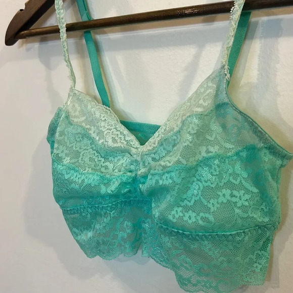 Victoria’s Secret Pink Lace Bralette - Size Small‎ - Picture 2 of 6